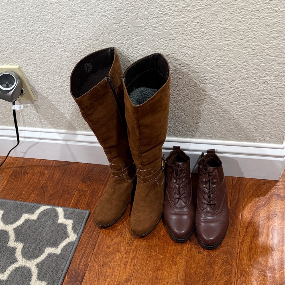 Elegant Brown Leather Women’s Boots. This is a bundle.